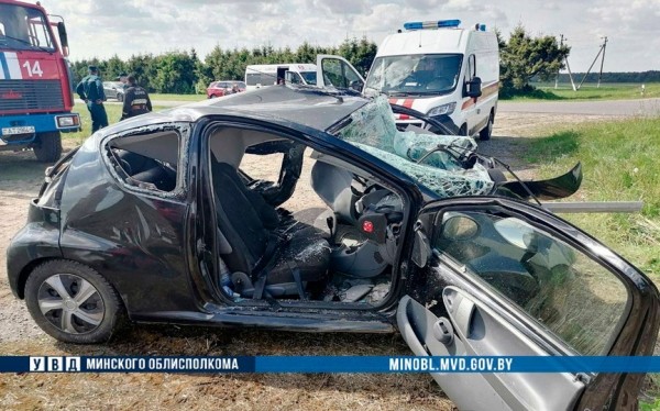 В Мядельском районе полуприцеп влетел в легковой автомобиль. Погиб водитель