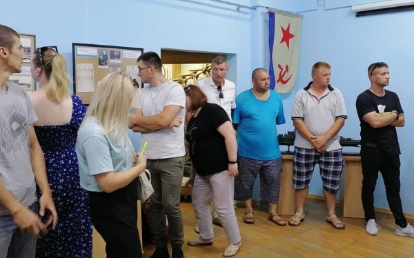 Экскурсию в музей на выставку к 120-летию Георгия Холостякова организовала для молодежи «Барановичи коммунтеплосеть» Экскурсию в музей на выставку к 120-летию Георгия Холостякова организовала для молодежи «Барановичи коммунтеплосеть»