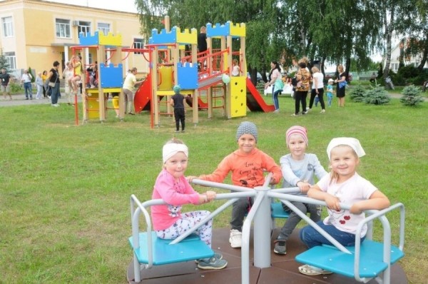 Детскую площадку открыли в Турне Большой (Каменецкий район)