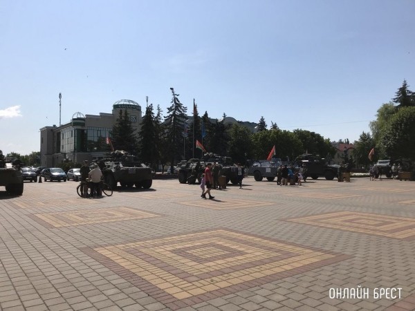 Читатель: Сегодня в Кобрине. Выставка военной техники
             
                Читатель: Сегодня в Кобрине. Выставка военной техники