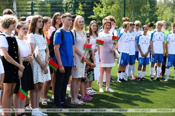 Новое футбольное поле с искусственным покрытием открыли в Малорите