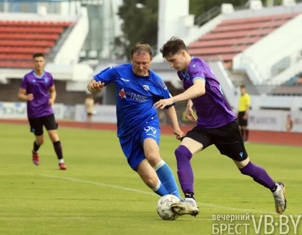 Ветераны брестского «Динамо» сыграли с командой блогеров и тиктокеров. И проиграли Ветераны брестского «Динамо» сыграли с командой блогеров и тиктокеров. И проиграли