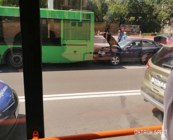 Читатель: Сегодня днём в Бресте на Ленина произошло ДТП
Читатель: Сегодня днём в Бресте на Ленина произошло ДТП