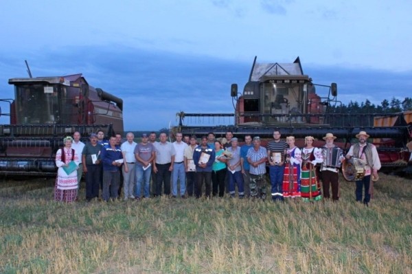 Сельхозпредприятие «Ворони» первым в Брестской области завершило уборку зерновых Сельхозпредприятие «Ворони» первым в Брестской области завершило уборку зерновых