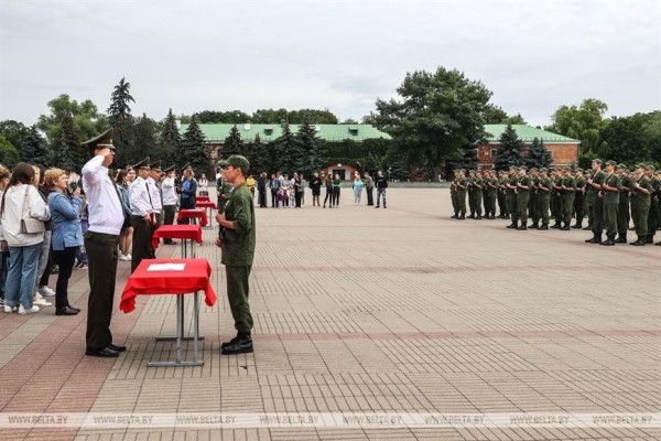Более 120 студентов военной кафедры ГГМУ принесли присягу в Брестской крепости