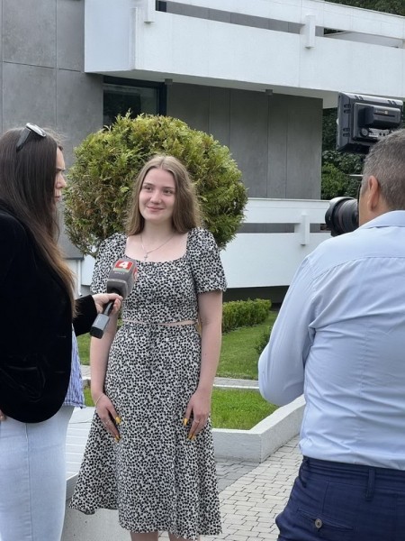 Барановичских 100-балльников на ЦТ чествовали на приеме у губернатора в Бресте Барановичских 100-балльников на ЦТ чествовали на приеме у губернатора в Бресте