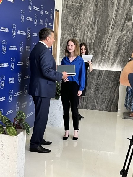 Барановичских 100-балльников на ЦТ чествовали на приеме у губернатора в Бресте Барановичских 100-балльников на ЦТ чествовали на приеме у губернатора в Бресте