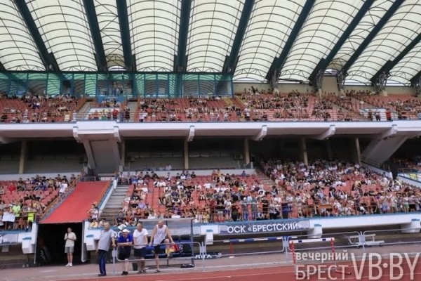 Ветераны брестского «Динамо» сыграли с командой блогеров и тиктокеров. И проиграли Ветераны брестского «Динамо» сыграли с командой блогеров и тиктокеров. И проиграли