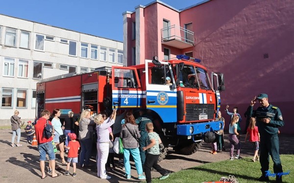 Что это за «движуха» была в Барановичах на Северном? Что это за «движуха» была в Барановичах на Северном?