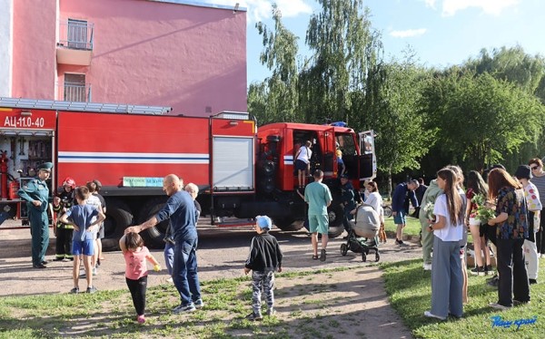 Что это за «движуха» была в Барановичах на Северном? Что это за «движуха» была в Барановичах на Северном?