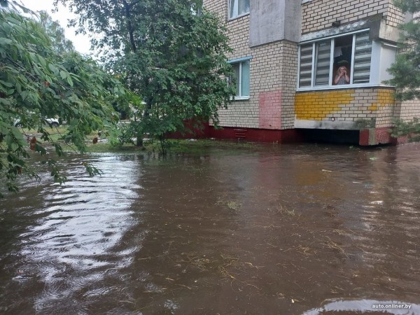 Залитые улицы. Стихия в Минске разыгралась не на шутку Залитые улицы. Стихия в Минске разыгралась не на шутку