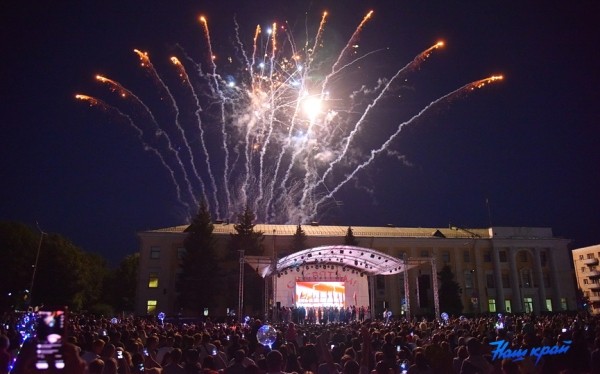 День Независимости в городе: Барановичи спели гимн вместе со всей страной! День Независимости в городе: Барановичи спели гимн вместе со всей страной!