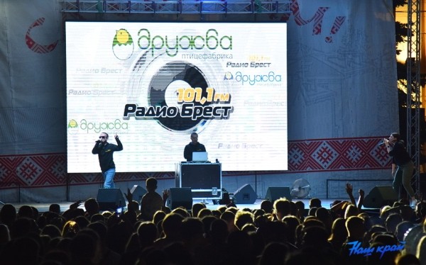 День Независимости в городе: Барановичи спели гимн вместе со всей страной! День Независимости в городе: Барановичи спели гимн вместе со всей страной!