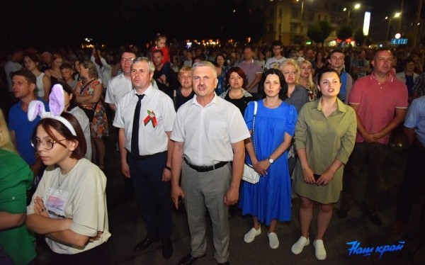 День Независимости в городе: Барановичи спели гимн вместе со всей страной! День Независимости в городе: Барановичи спели гимн вместе со всей страной!