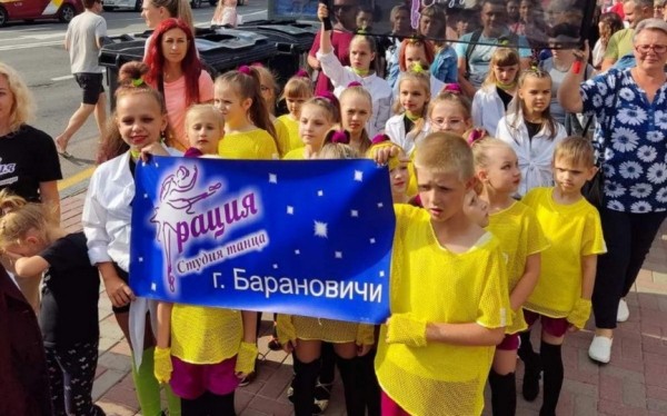 Барановичская «Грация» успешно станцевала на «Радуге над Витебском» Барановичская «Грация» успешно станцевала на «Радуге над Витебском»
