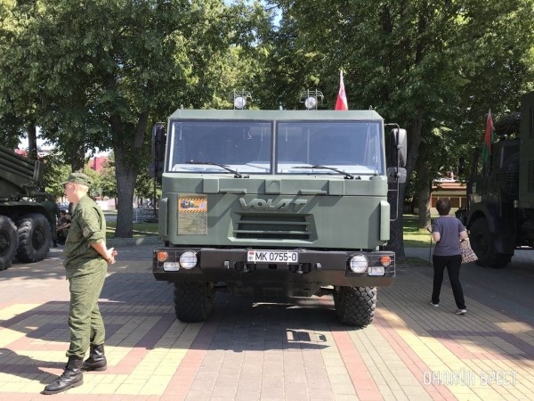 Читатель: Сегодня в Кобрине. Выставка военной техники
             
                Читатель: Сегодня в Кобрине. Выставка военной техники