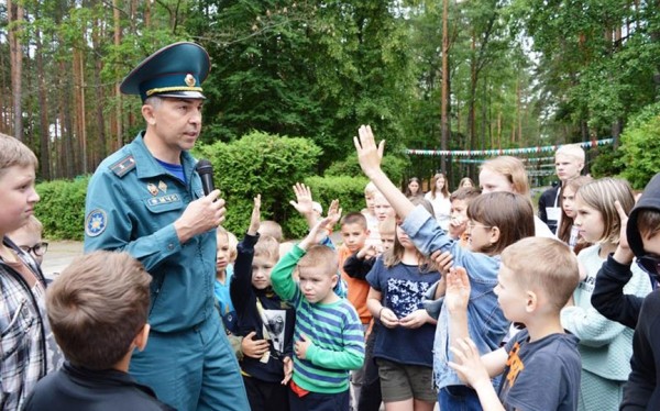 Лето без опасностей: в «Мечте» для детей провели развлекательно-обучающее мероприятие Лето без опасностей: в «Мечте» для детей провели развлекательно-обучающее мероприятие