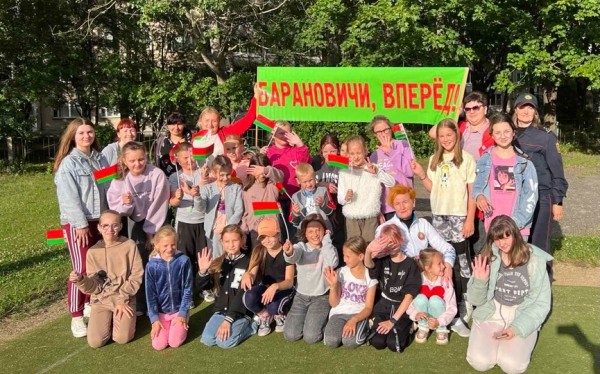 Почувствовали себя гимнастками юные жительницы Северного микрорайона Барановичей Почувствовали себя гимнастками юные жительницы Северного микрорайона Барановичей