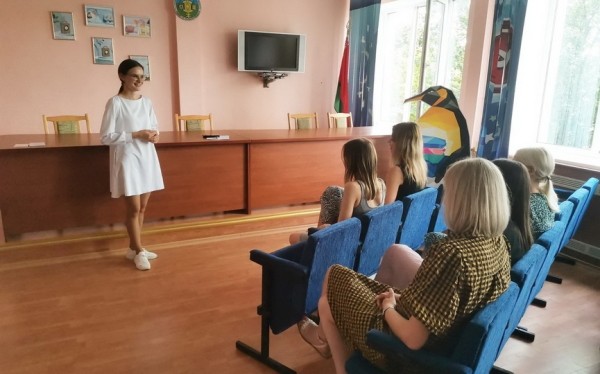 Серия открытых диалогов с молодежью прошла на барановичских предприятиях Серия открытых диалогов с молодежью прошла на барановичских предприятиях
