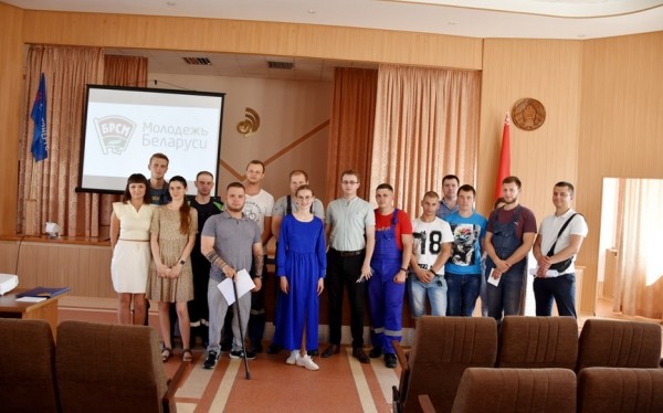 Серия открытых диалогов с молодежью прошла на барановичских предприятиях Серия открытых диалогов с молодежью прошла на барановичских предприятиях