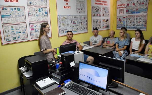 Серия открытых диалогов с молодежью прошла на барановичских предприятиях Серия открытых диалогов с молодежью прошла на барановичских предприятиях