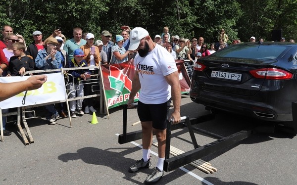 Силач из Барановичей взошел на пьедестал в турнире по силовому экстриму «Богатыри Беларуси»