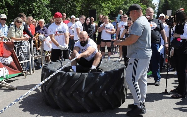 Силач из Барановичей взошел на пьедестал в турнире по силовому экстриму «Богатыри Беларуси»