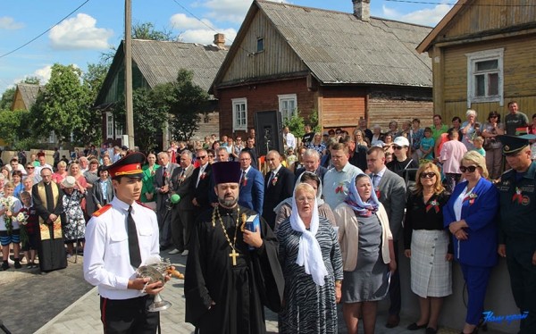 В Барановичском районе торжественно открыли обновленный памятник погибшим землякам