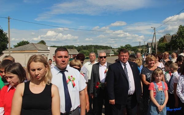 В Барановичском районе торжественно открыли обновленный памятник погибшим землякам