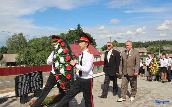 В Барановичском районе торжественно открыли обновленный памятник погибшим землякам