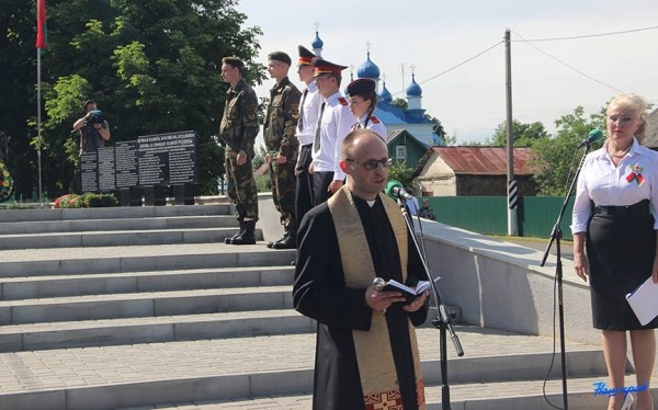 В Барановичском районе торжественно открыли обновленный памятник погибшим землякам