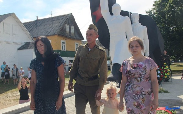 В Барановичском районе торжественно открыли обновленный памятник погибшим землякам