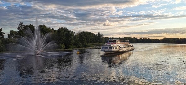 Читатель: Красивая Набережная в Бресте. Фото сделаны вчера вечером
             
                Читатель: Красивая Набережная в Бресте. Фото сделаны вчера вечером
