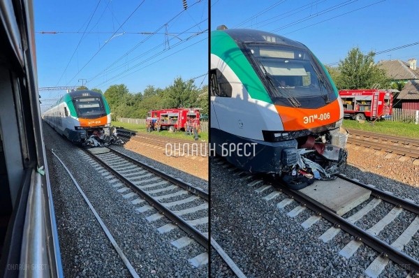 Поезд врезался в легковушку в Брестской области. Стали известны подробности Поезд врезался в легковушку в Брестской области. Стали известны подробности