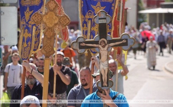 Сегодня в Слонимском районе начался Всебелорусский крестный ход. В субботу он пройдёт через Барановичский район Сегодня в Слонимском районе начался Всебелорусский крестный ход. В субботу он пройдёт через Барановичский район