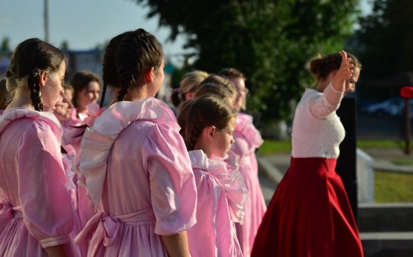 Детский образцовый хор «Радуга» г. Барановичи детской хоровой школы искусств имени В.В. Ровдо принял участие в концерте для жителей Несвижского района