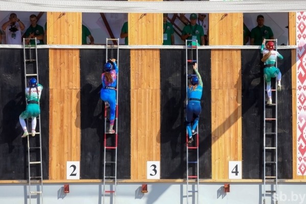 В Бресте открыли ЧМ по пожарно-спасательному спорту