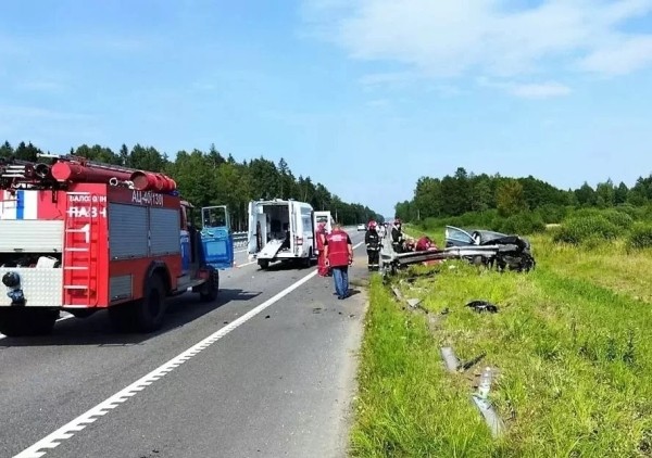 Подробности трагедии в Беларуси. Почему наши ограждения пробивают машины насквозь? Подробности трагедии в Беларуси. Почему наши ограждения пробивают машины насквозь?