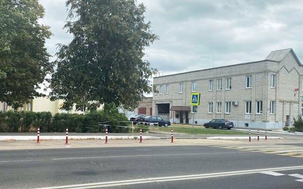 Фотофакт. Что появилось на дороге в Южном микрорайоне Барановичей