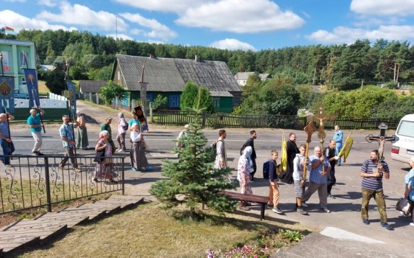 Фоторепортаж. Молчадь Барановичского района радушно встречала участников Всебелорусского крестного хода Фоторепортаж. Молчадь Барановичского района радушно встречала участников Всебелорусского крестного хода
