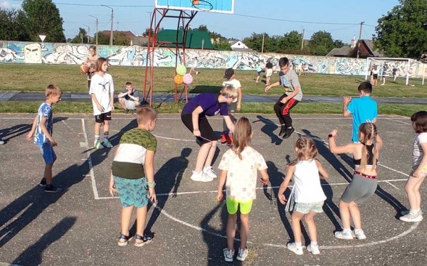Фоторепортаж. На шести площадках в Барановичах прошли «Дворовые игры»