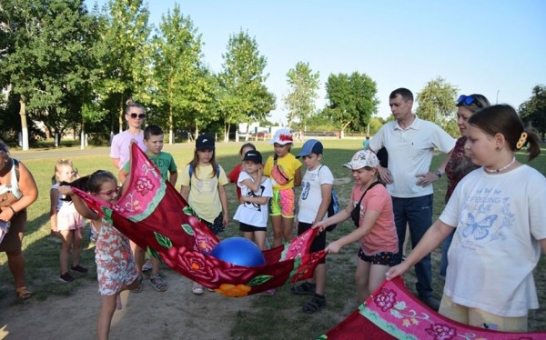 Фоторепортаж. На шести площадках в Барановичах прошли «Дворовые игры»