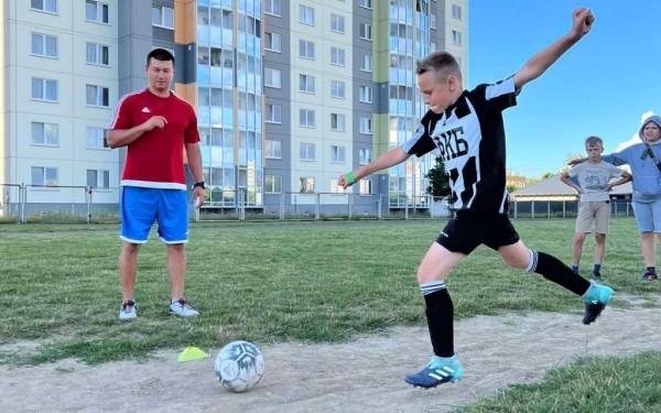 Юные футболисты «дали жару»: в Барановичах прошла открытая тренировка