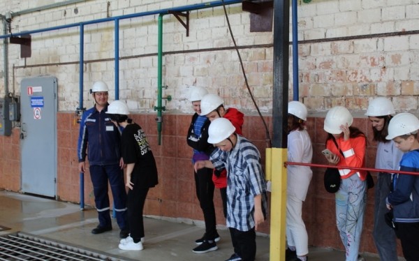 На Барановичской ТЭЦ провели познавательную экскурсию для школьников На Барановичской ТЭЦ провели познавательную экскурсию для школьников