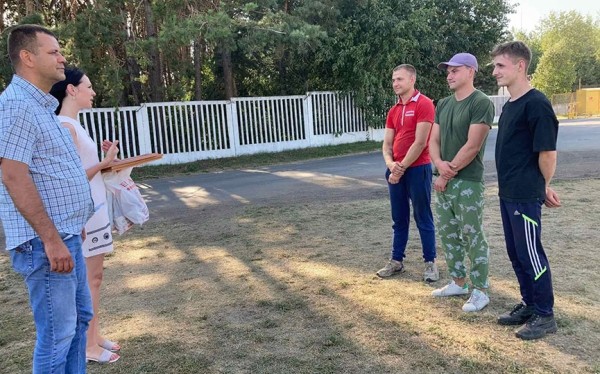 Награждена молодежь, работающая на зерносушильном комплексе в Барановичском районе Награждена молодежь, работающая на зерносушильном комплексе в Барановичском районе