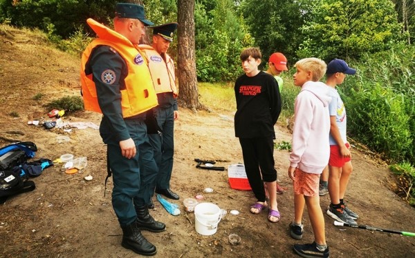 Работники МЧС, ОСВОД и ГОВД провели рейд по водоемам Работники МЧС, ОСВОД и ГОВД провели рейд по водоемам