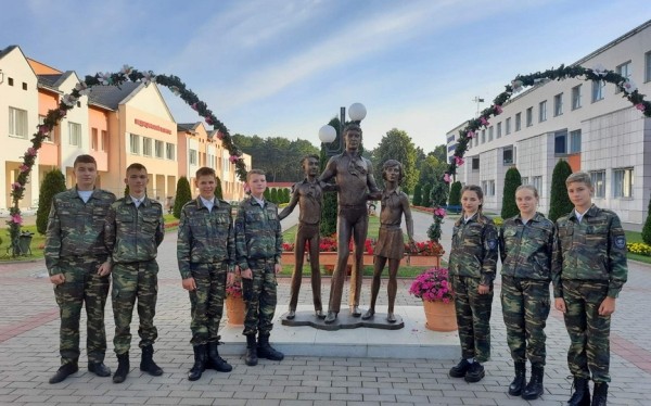 Учащиеся барановичской СШ № 9 представили Брестскую область на республиканском фестивале