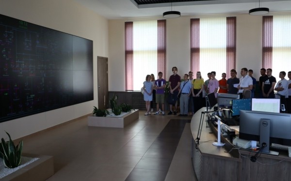 В Барановичах прошла встреча руководства электросетей с молодежью В Барановичах прошла встреча руководства электросетей с молодежью