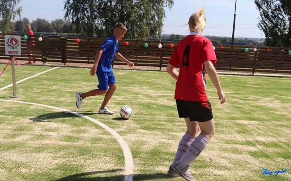 В Барановичском районе открыли футбольное поле с искусственным покрытием В Барановичском районе открыли футбольное поле с искусственным покрытием