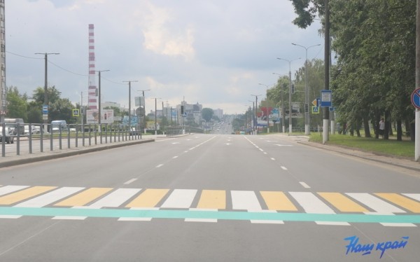 Зеленая разметка и кнопка вызова светофора. Какое еще ноу-хау появилось на проспекте Советском в Барановичах